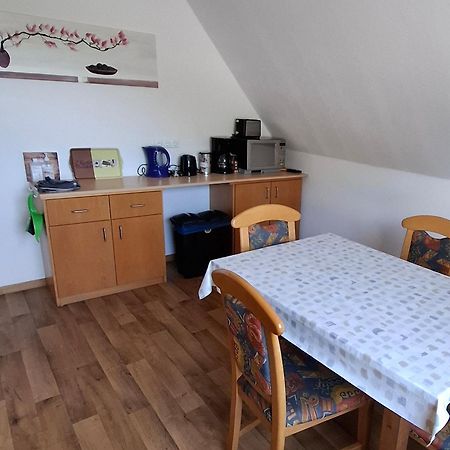 Ferienwohnung Bei Schoones Гандеркезее Стая снимка